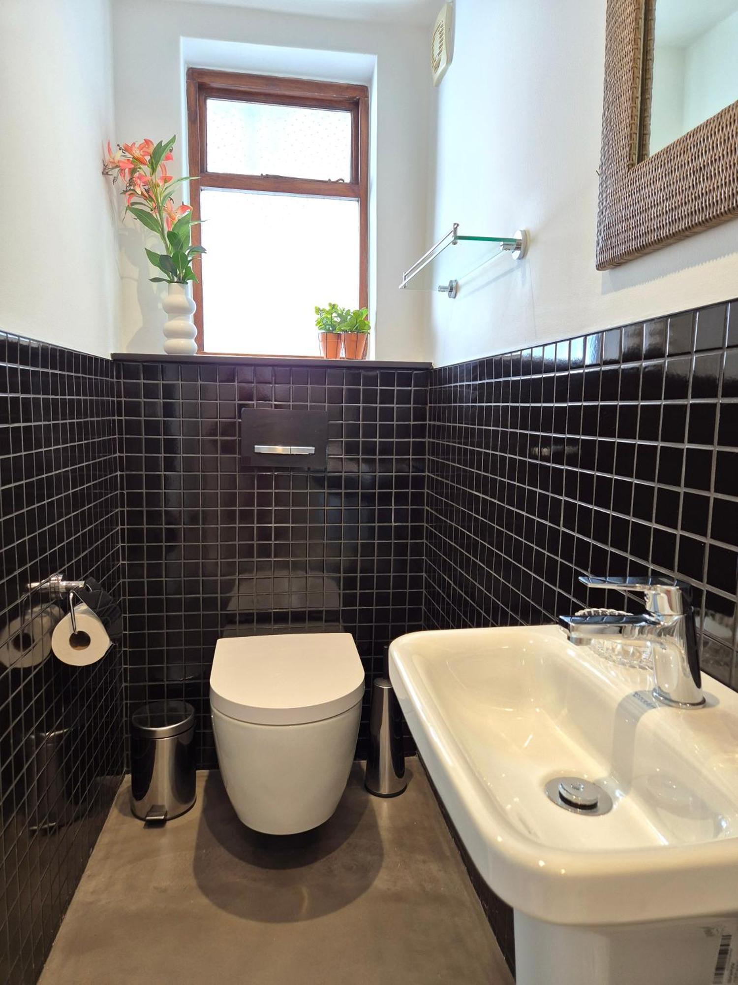 Two-Bedroom Villa Private Courtyard 19 Jarvis Street